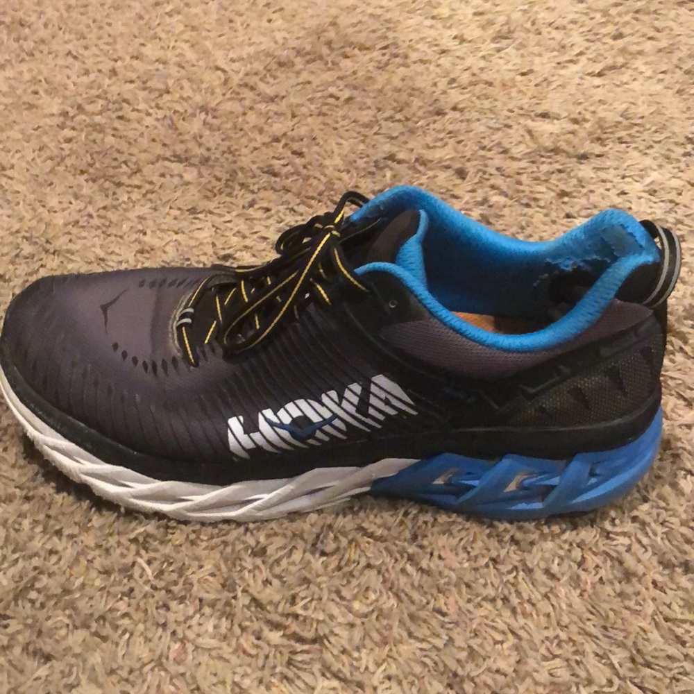 HOKA SNEAKERS